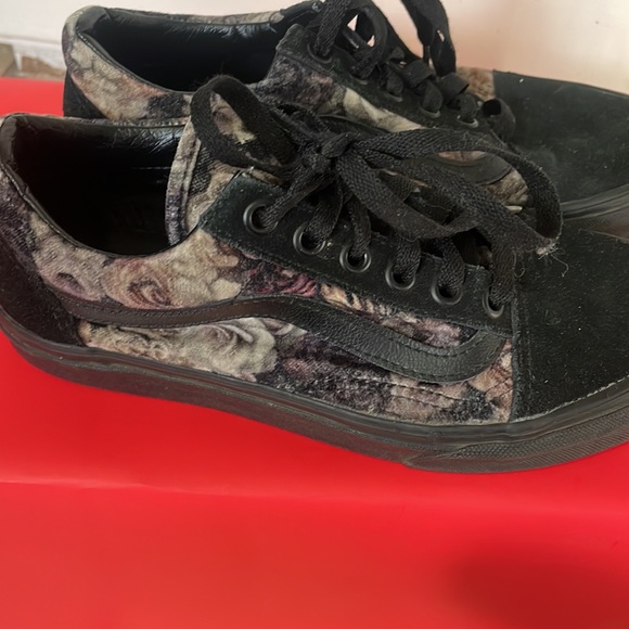 Vans Tennis Shoes - Picture 8 of 9